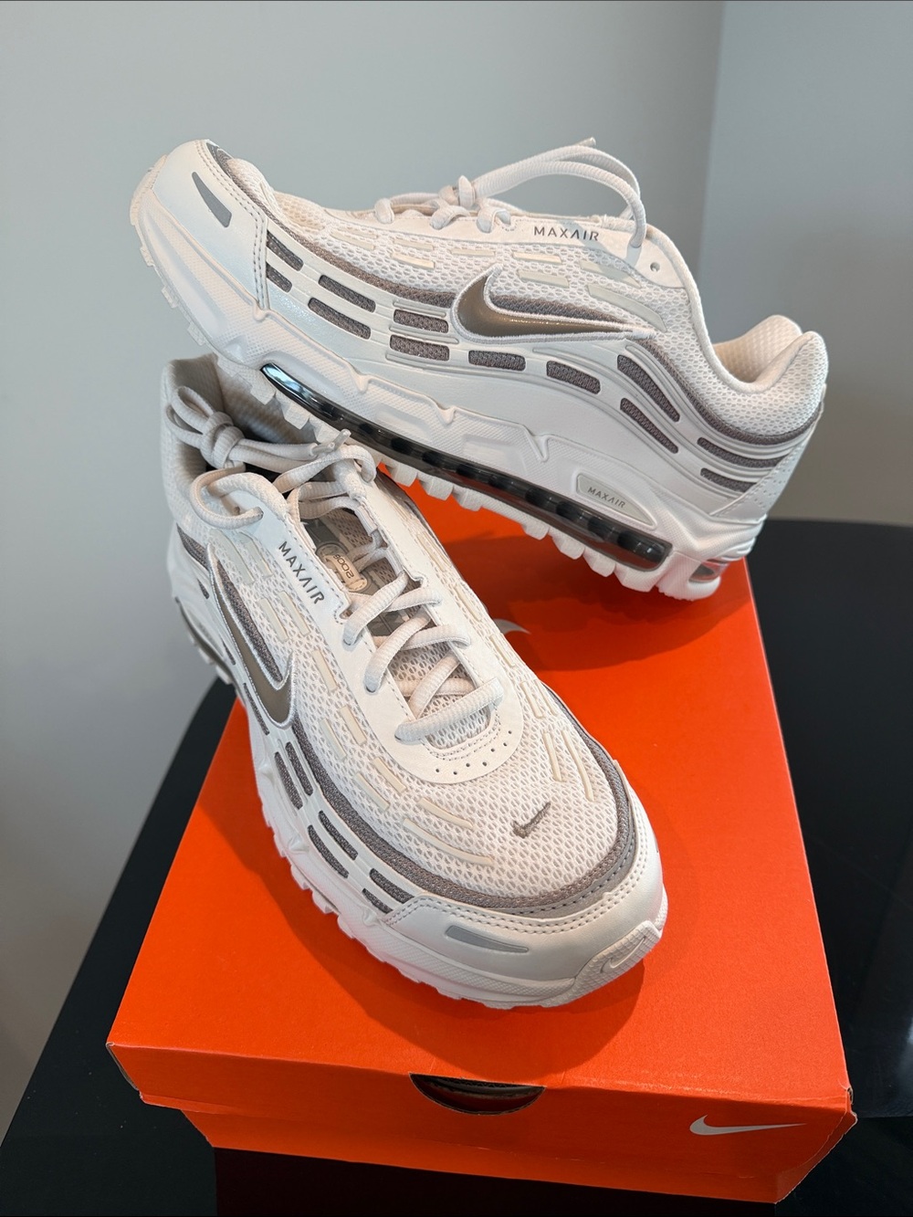 Nike Air Max TL 2.5 Men’s Sneakers — Size 9.5 — Phantom/Moon Fossil
